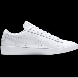 Nike Women's Blazer Low LE Sneaker